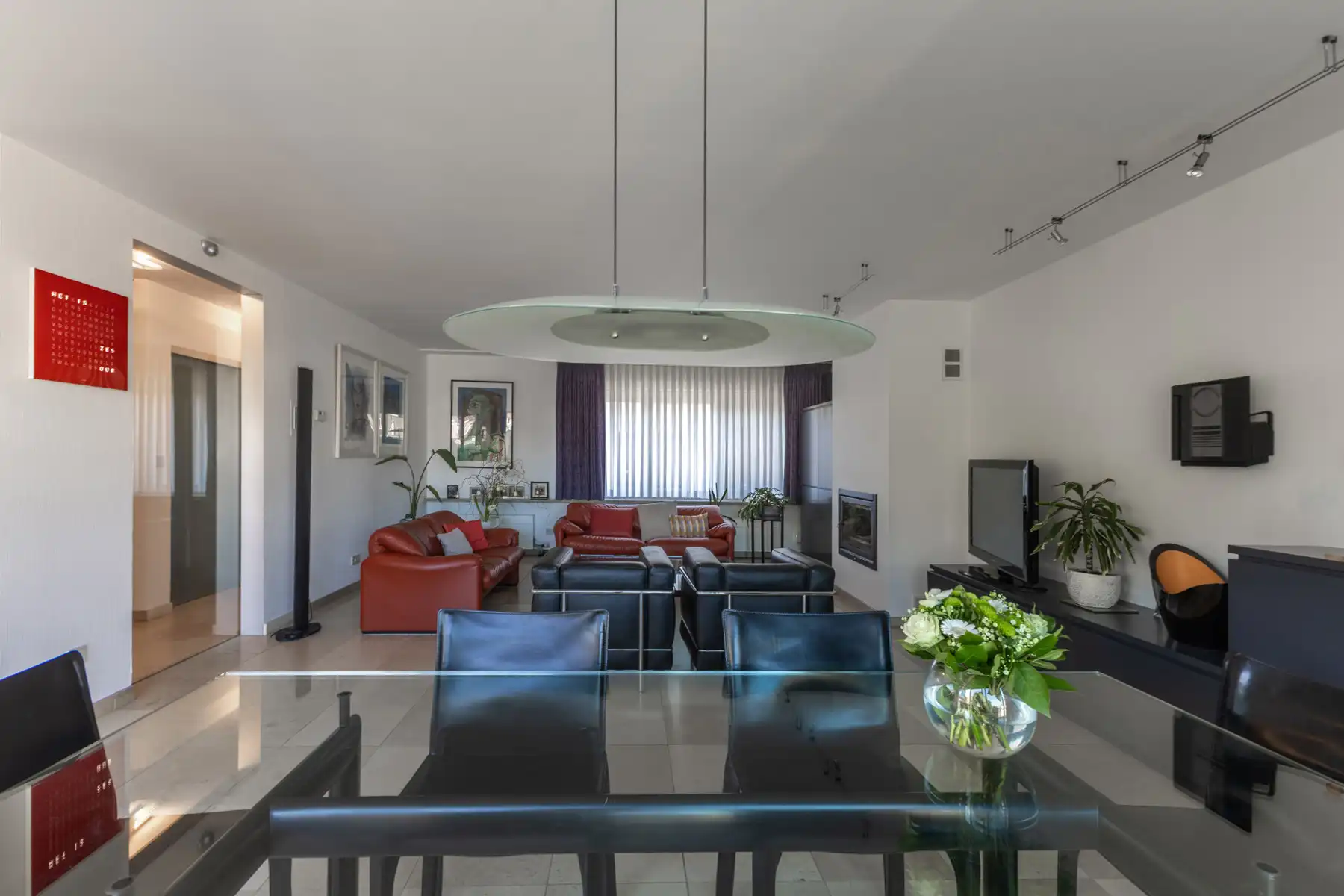 Ruime woning met praktijkruimte foto 7