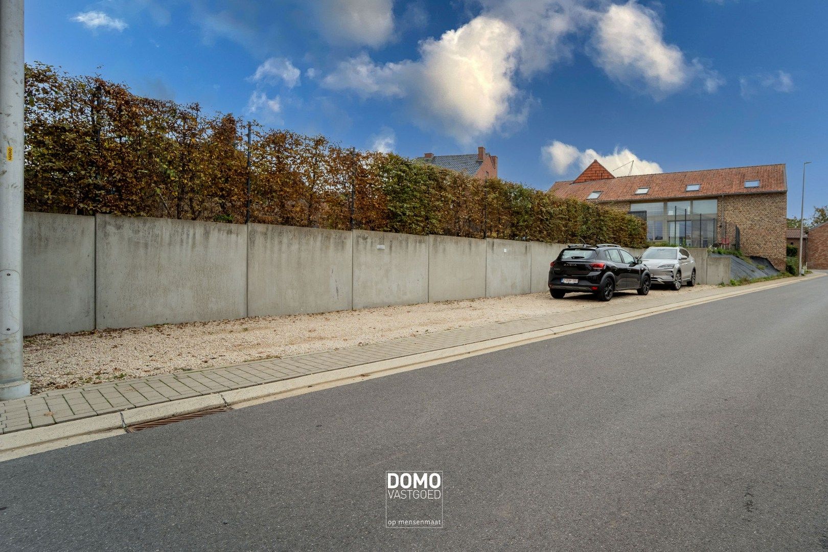 RUIME, INSTAPKLARE EN GERENOVEERDE WONING MET KANTOORGEBOUW INCLUSIEF PARKEERGELEGENHEID, TUIN EN ZWEMBAD TE MIELEN BOVEN AALST (GINGELOM) foto 34