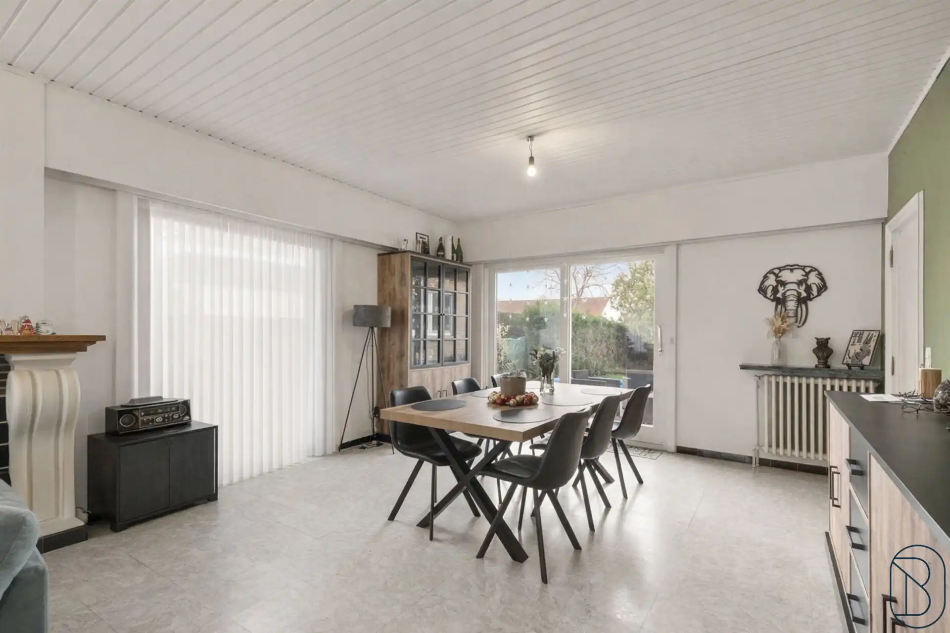 Ruime bungalow met tuin en garage op topligging. foto 6