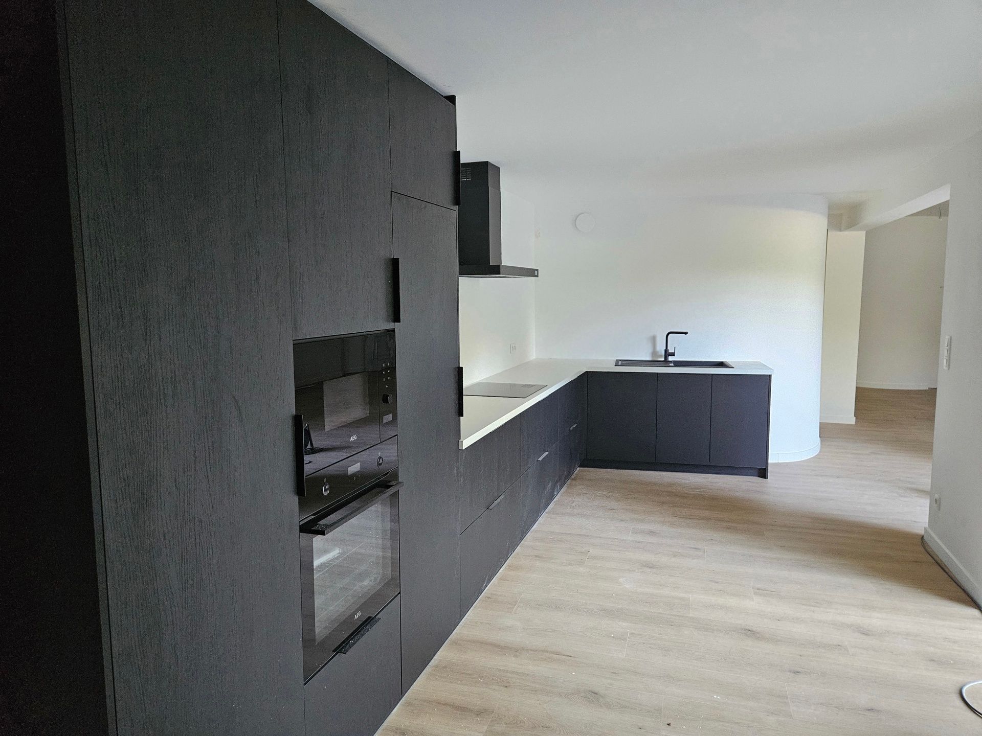Gerenoveerd gelijkvloers appartement met 2 slaapkamers foto 5