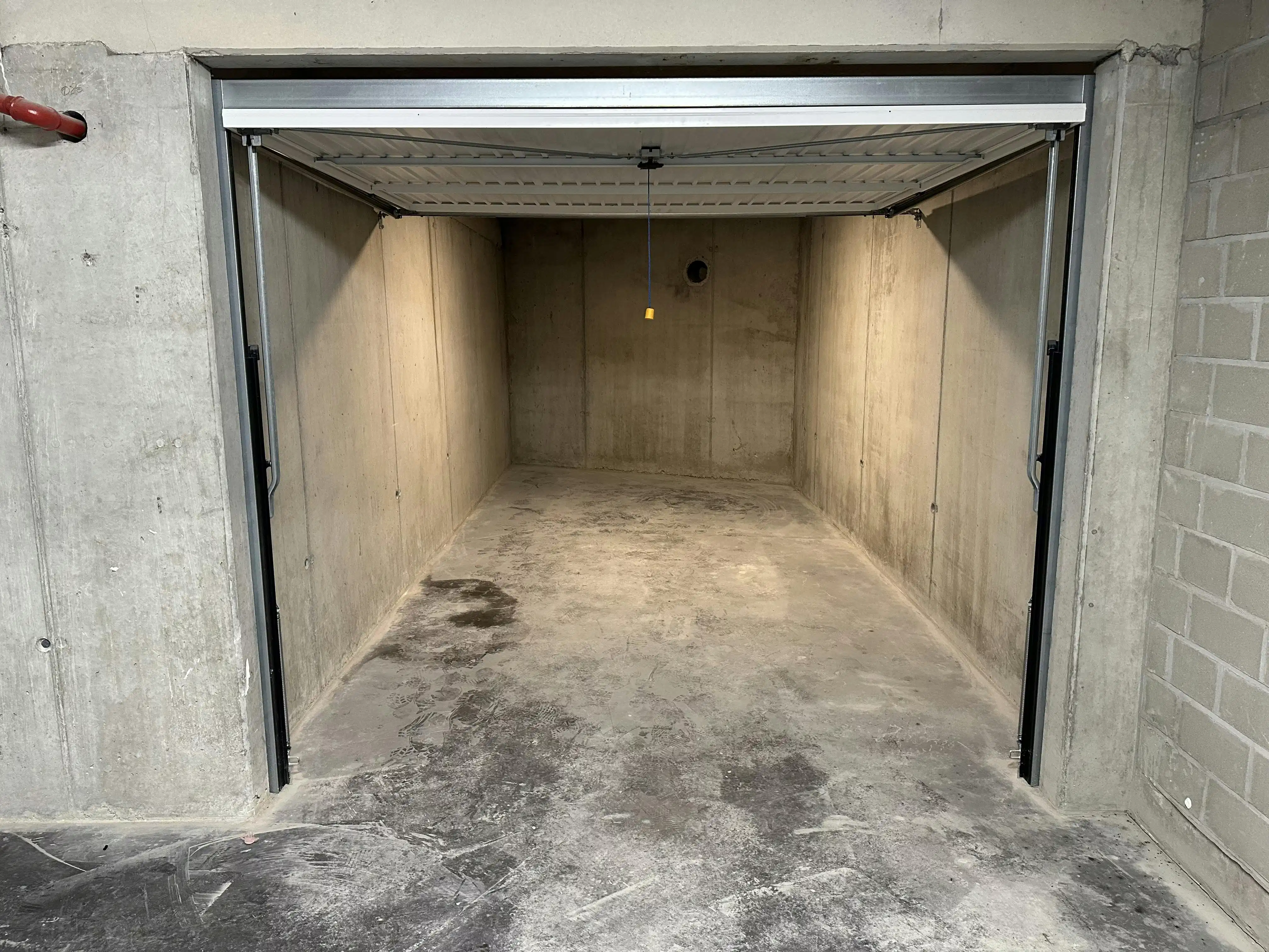 Nieuwbouw garage te koop vlakbij het strand van De Panne foto 3