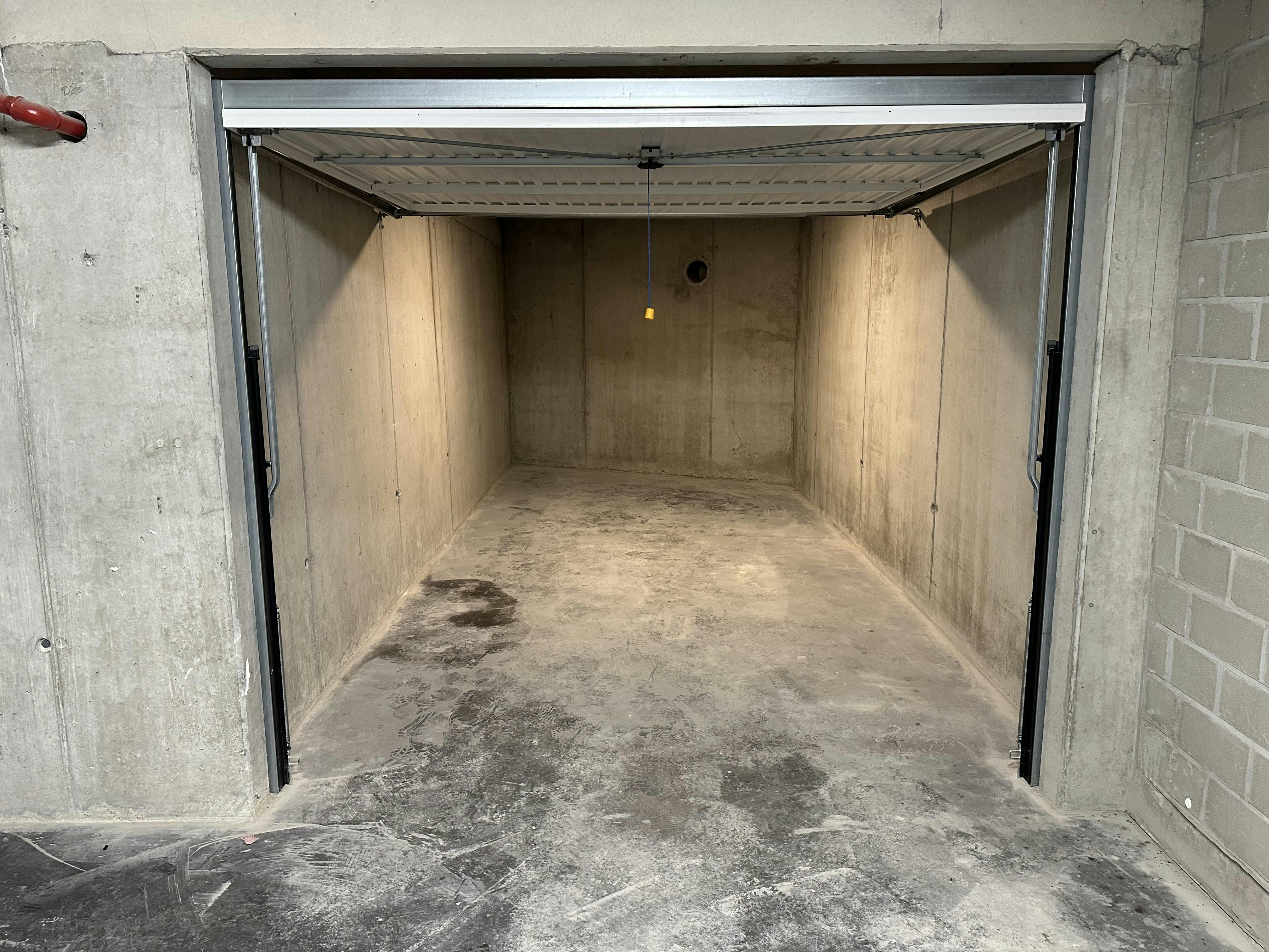 Nieuwbouw garage te koop vlakbij het strand van De Panne foto 3