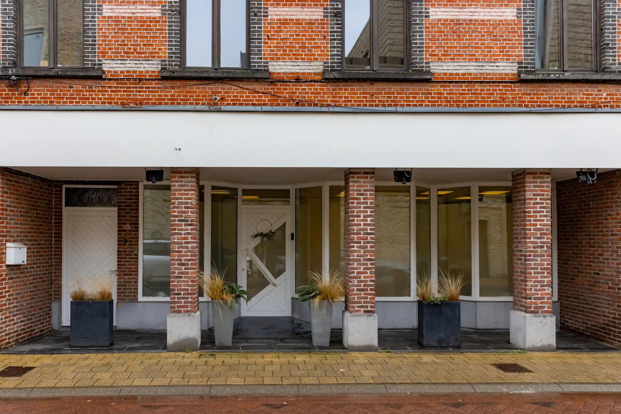Karaktervolle gesloten bebouwing in het centrum van Sint-Amands, nabij de Schelde foto 2