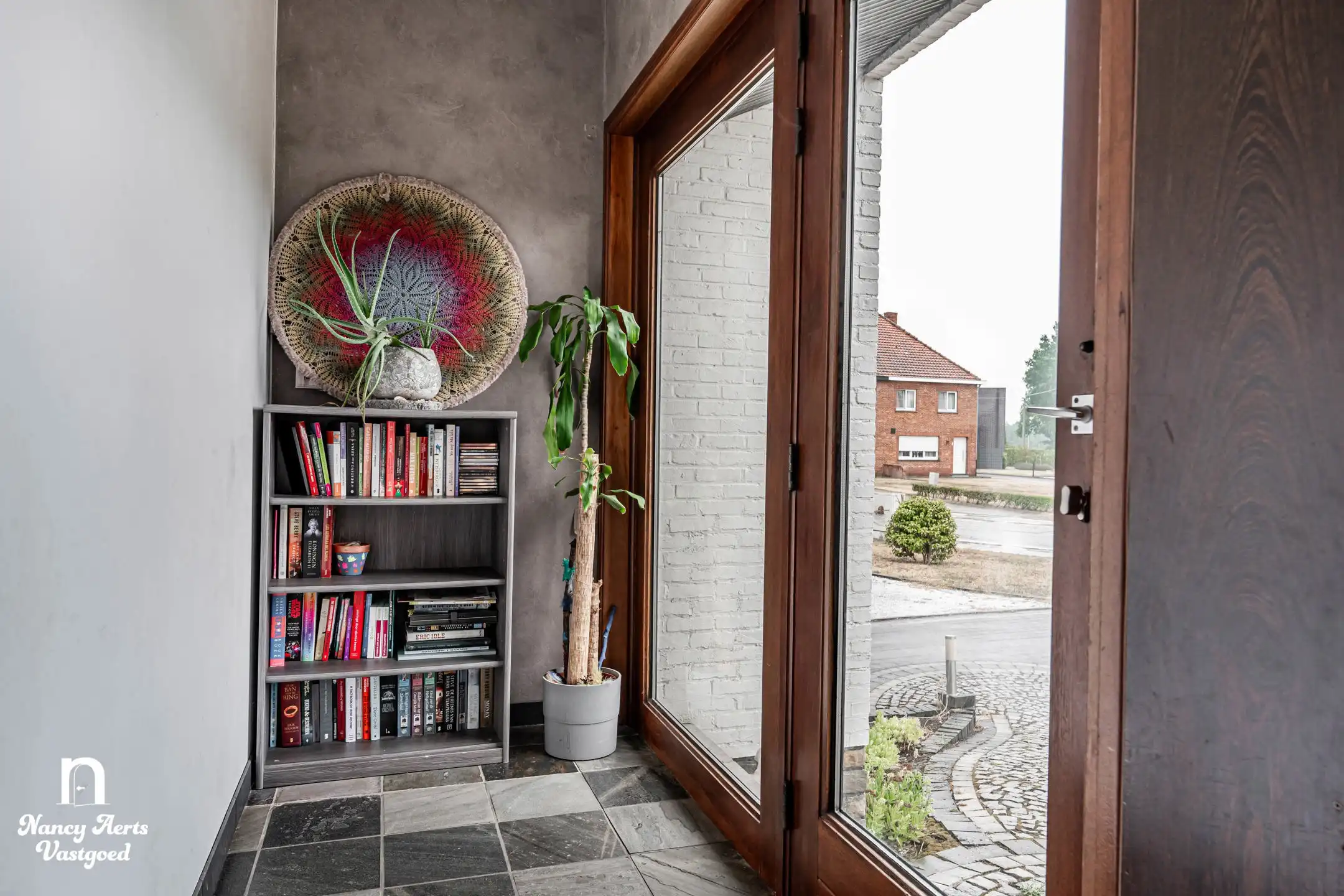 Ruime, vrijstaande gezinswoning met grote tuin en potentieel foto 3
