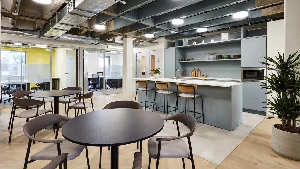 Volledig ingericht kantoorverdiep te huur in Clockwise Antwerpen foto 8