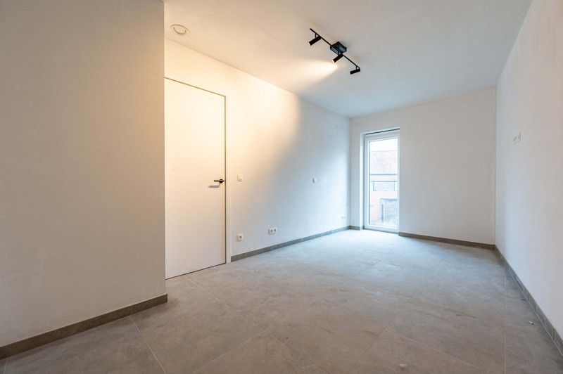 Trendy en kwalitatieve afgewerkte nieuwbouwappartementen in het hartje van Sint-Eloois-Vijve te koop! (*6% BTW) foto 13