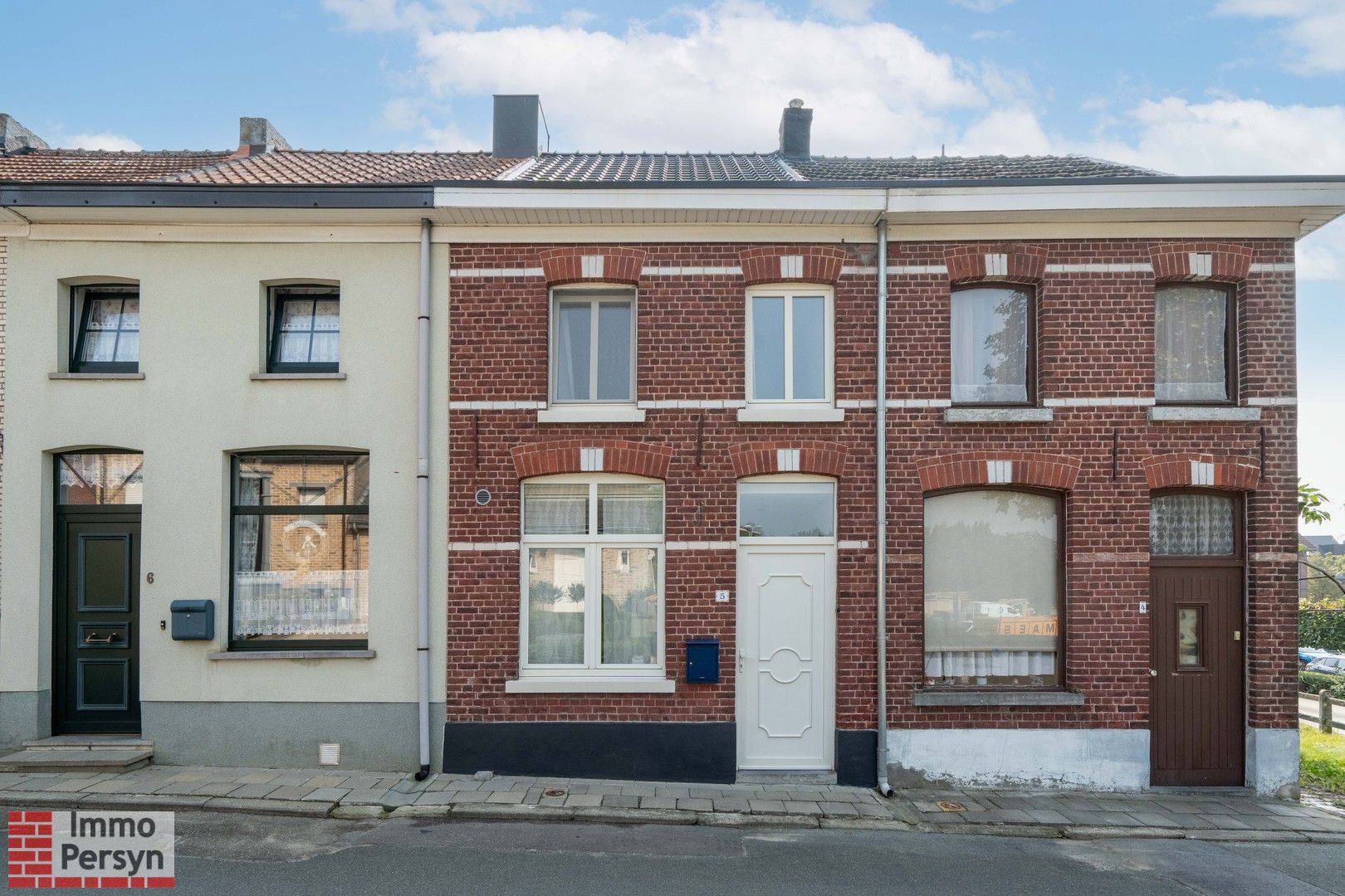 Energiezuinige gerenoveerde rijwoning met 2 slaapkamers en ruim terras foto 1