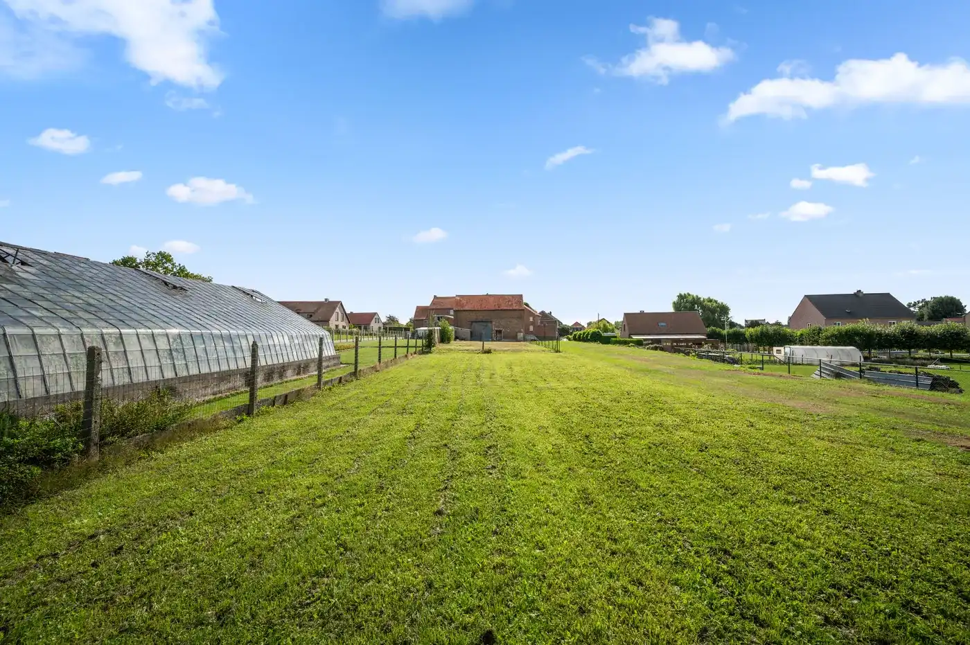 Charmante renovatiewoning met grote tuin en garage op royaal perceel foto 26