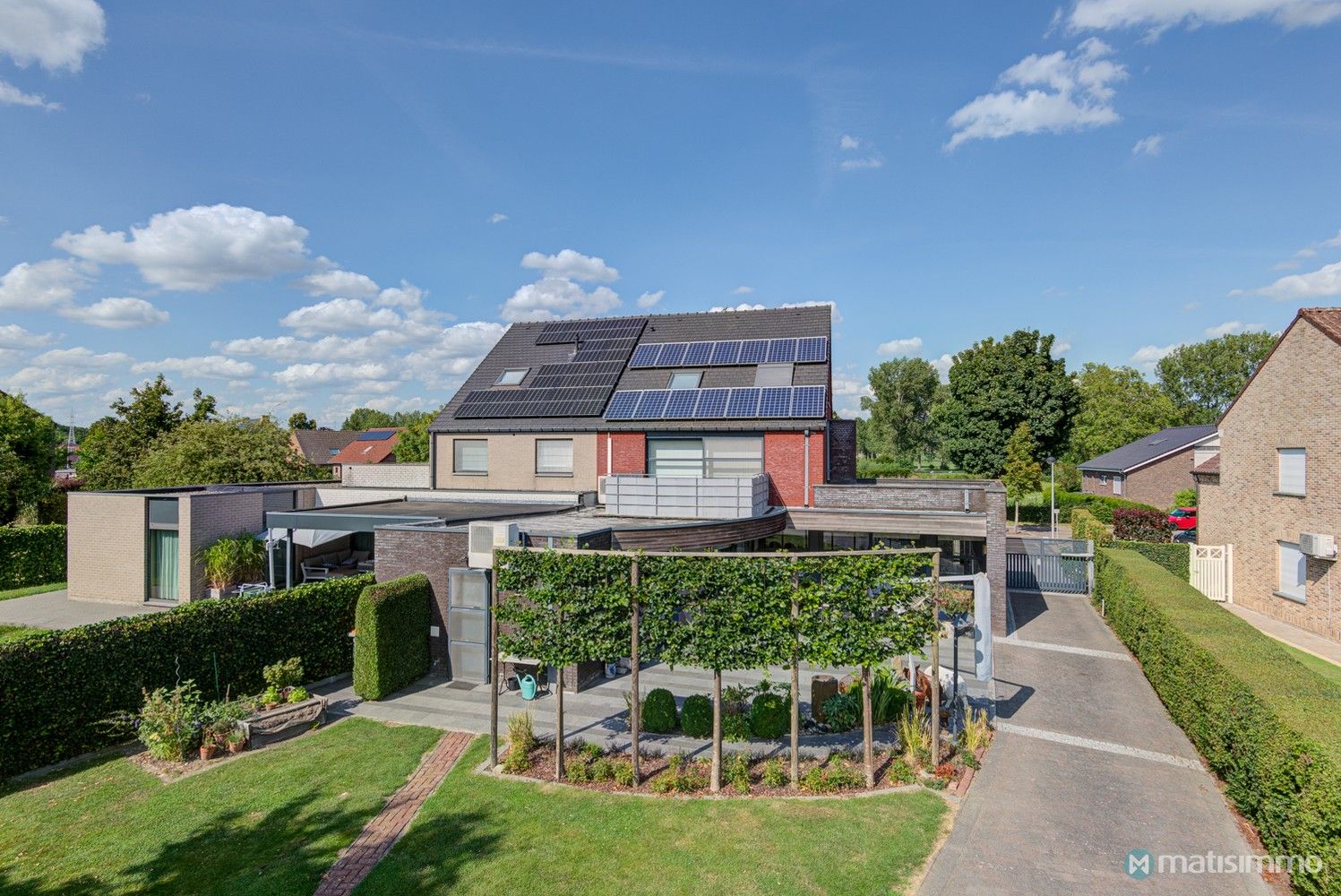 GELIJKVLOERS APPARTEMENT MET TUIN EN TWEE SLAAPKAMERS NABIJ HET STADSCENTRUM VAN BILZEN foto 23