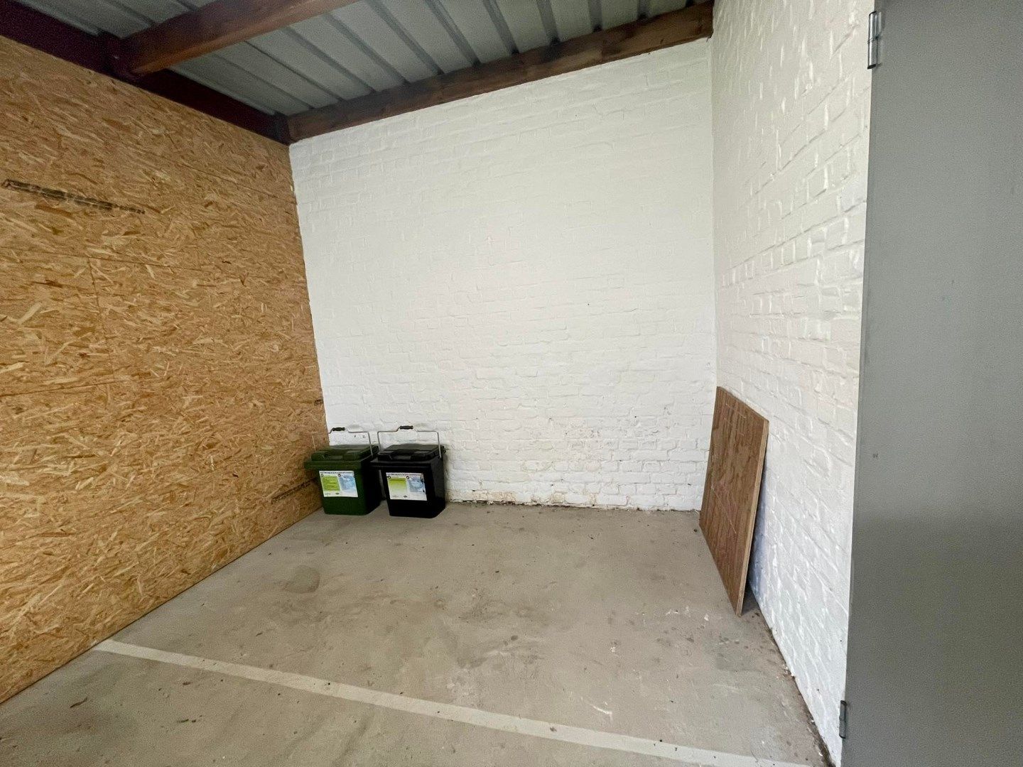 Gerenoveerd appartement met 2 slaapkamers en terras te Vlamertinge foto 12