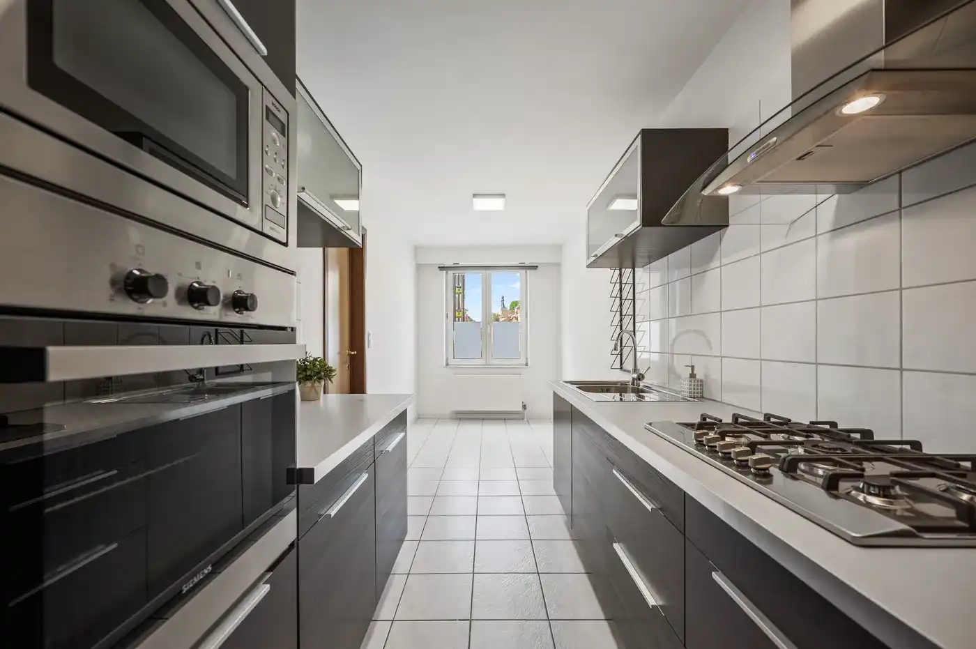 Ruim appartement met 3 slaapkamers en 2 garageplaatsen in Tienen foto 2