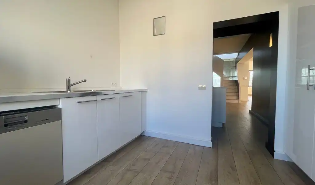 Kantoorruimte te huur vlakbij Het Eilandje in Antwerpen foto 9