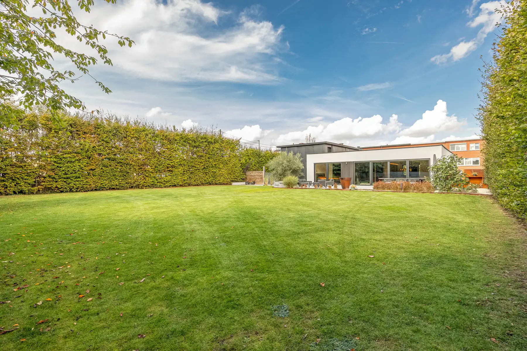 Villa met ruim magazijn in Aartselaar foto 13