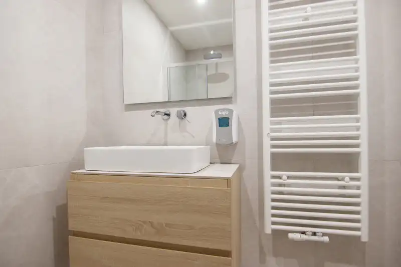 Voll gerenoveerde woning met 5 slpk 3 badk foto 16