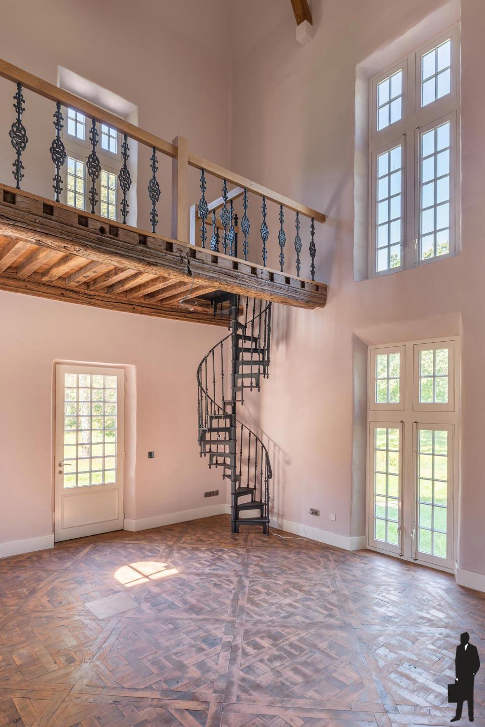Uniek perceel met U-vorm woning, wellness én conciërgewoonst / zorgwonen en dit op ca. 2.8 hectare! foto 8
