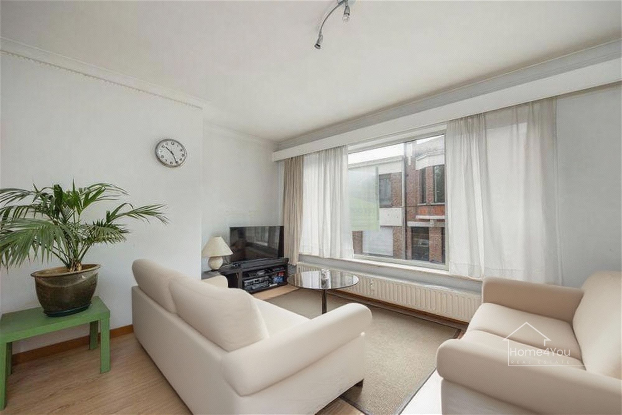 1-Slaapkamer appartement in het hart van Berchem te koop! foto {{pictureIndex}}