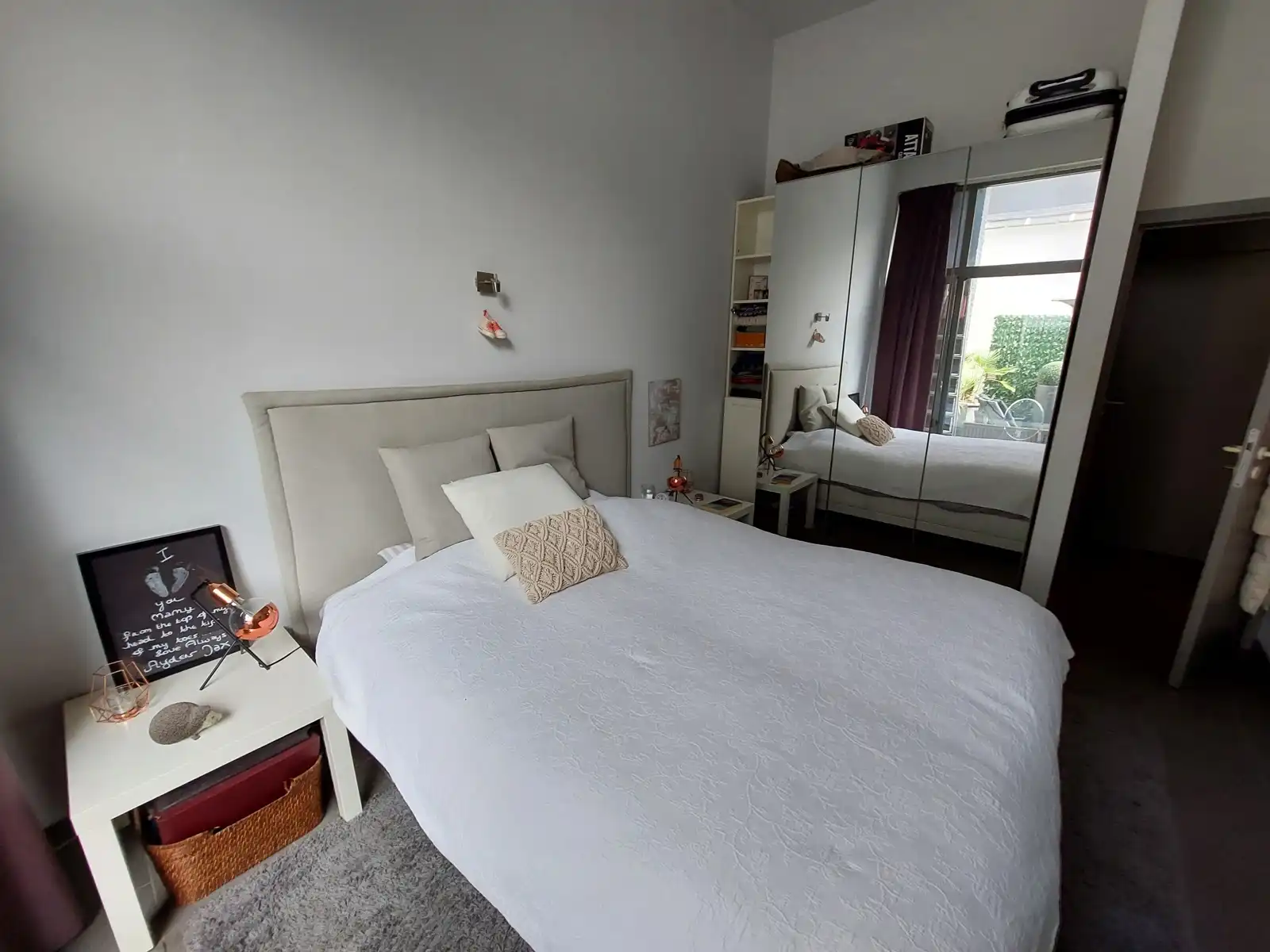 GEMEUBELD - 1 slpk. gelijkvloers appartement met stadstuin ! foto 9