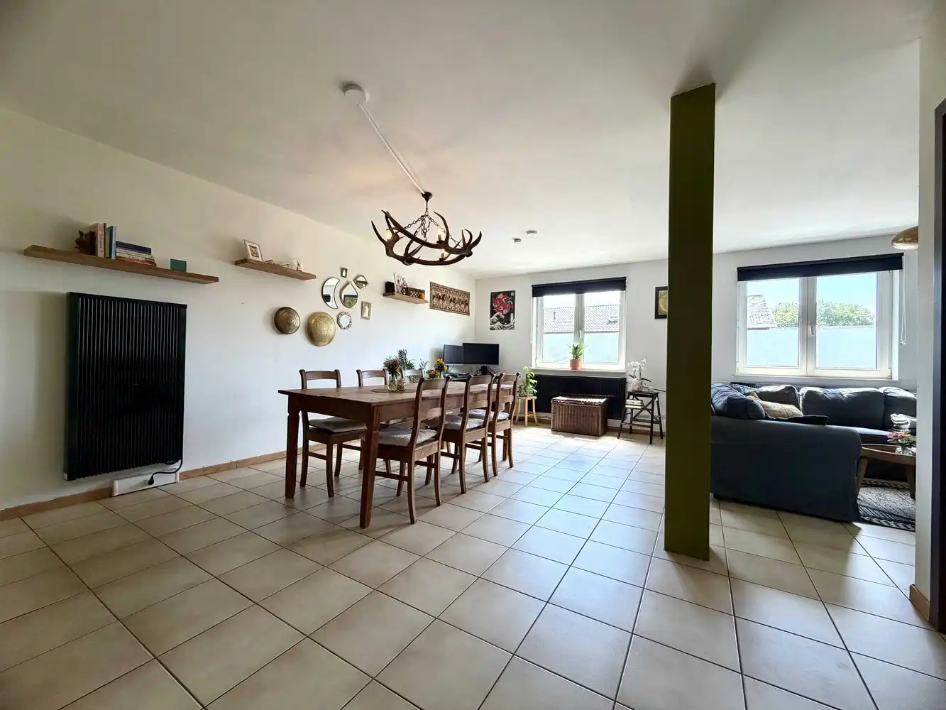 Instapklaar duplexappartement met 3 slaapkamers in residentiële woonomgeving foto 2