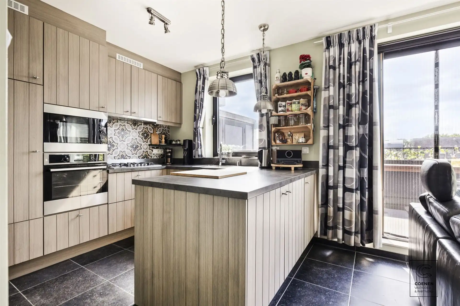 Verzorgd appartement met zuidgericht terras en 2 slaapkamers! foto 4