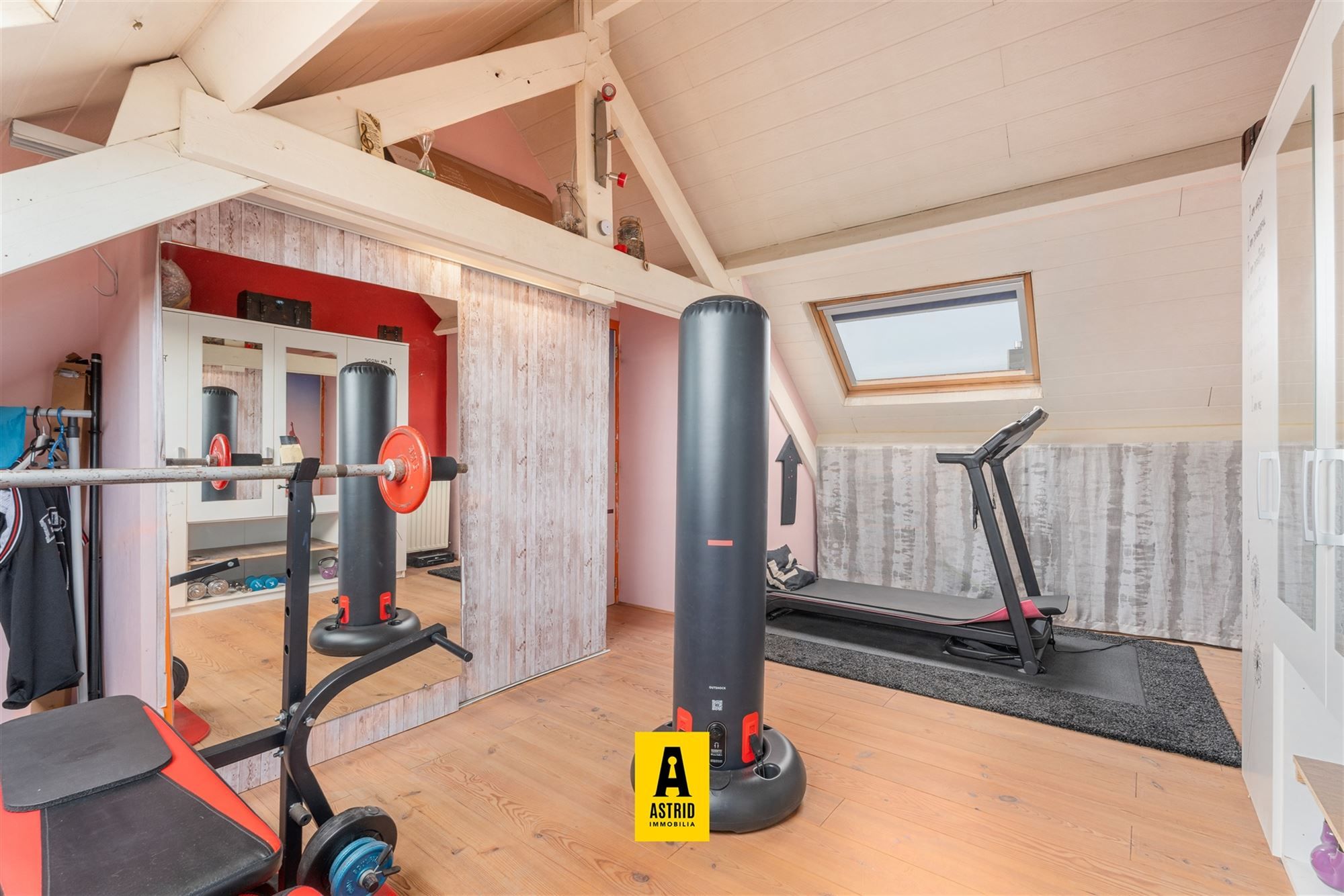 Smaakvol gerenoveerde woning! foto 16