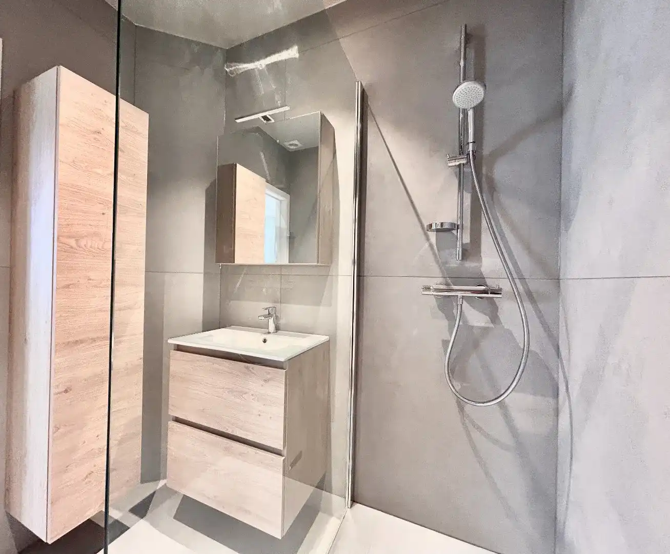 Gerenoveerd instapklaar 2 slpk appartement foto 9
