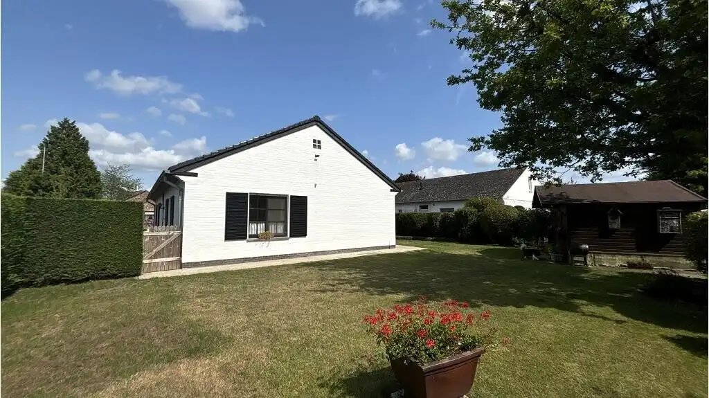 Ruime 3-slaapkamerwonig met Garage en Tuin te koop in Sint-Kruis Brugge foto 16