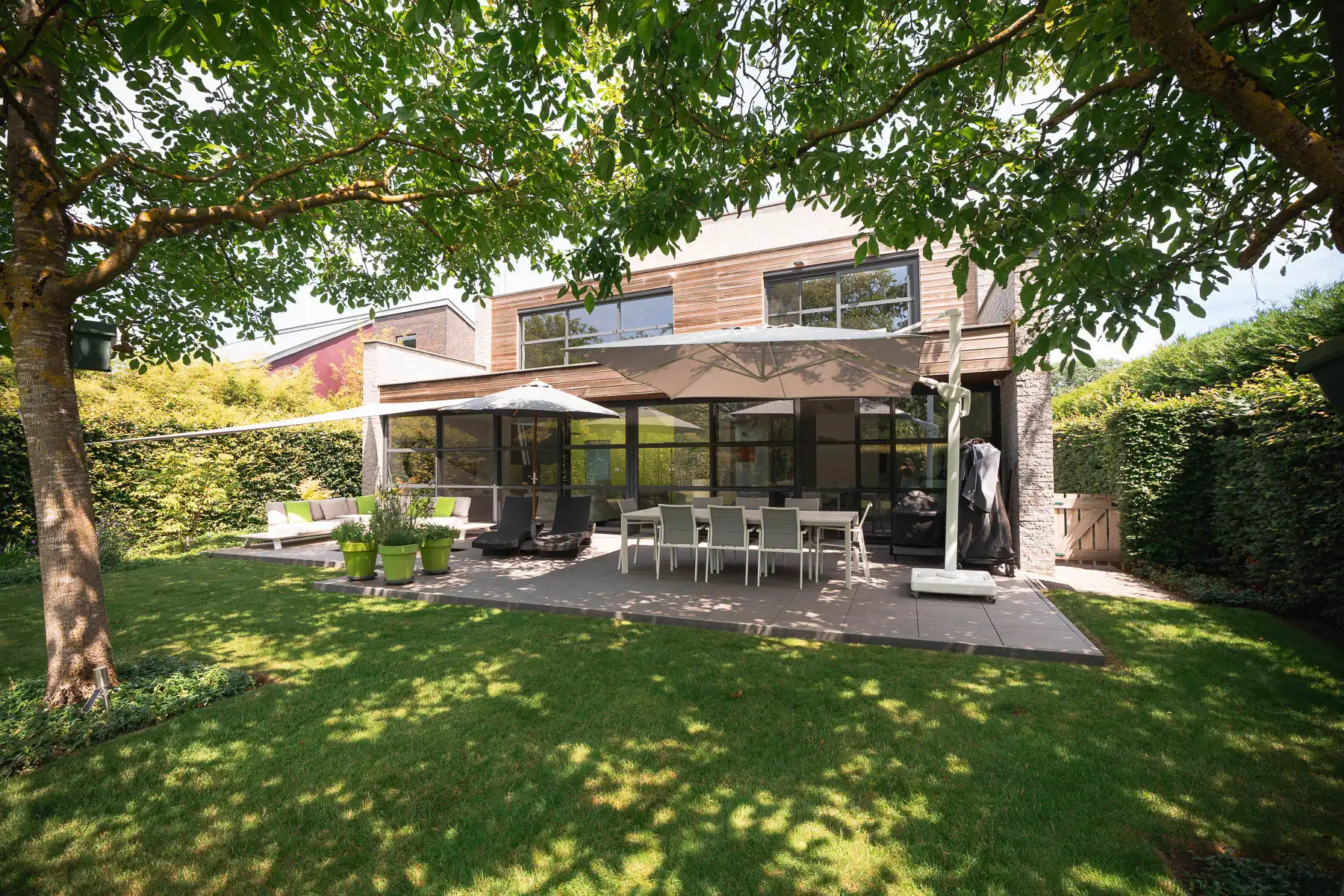 Stijlvolle, eigentijdse woning op een ruim perceel foto 52