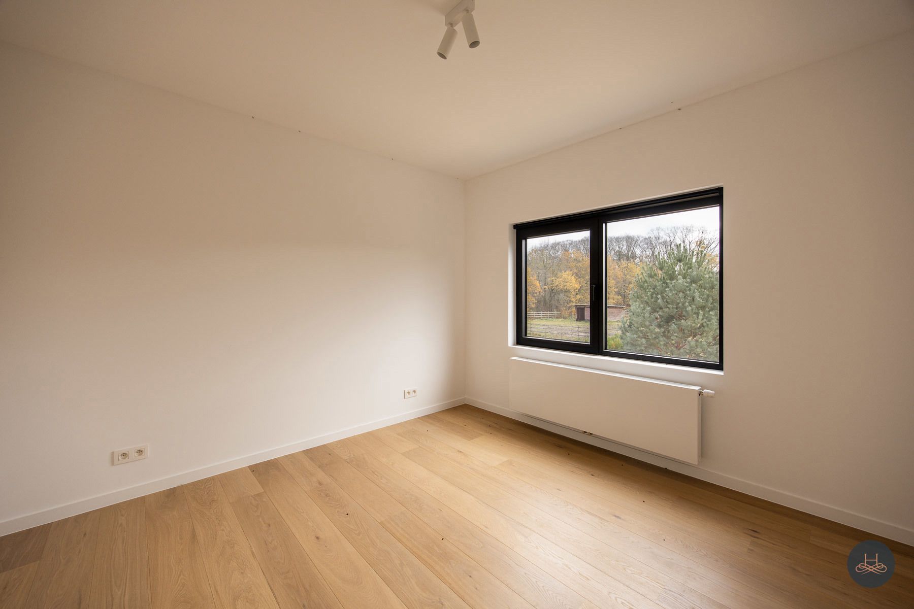 Prachtige villa omgeven door groen foto 15