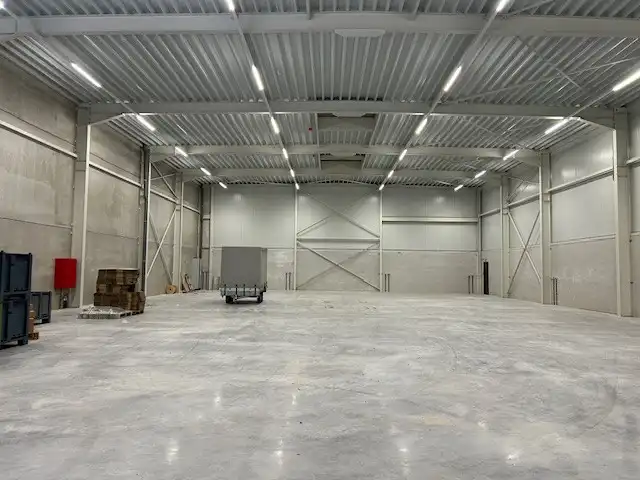 MULTIFUNCTIONEEL NIEUW BEDRIJFSPAND foto 4