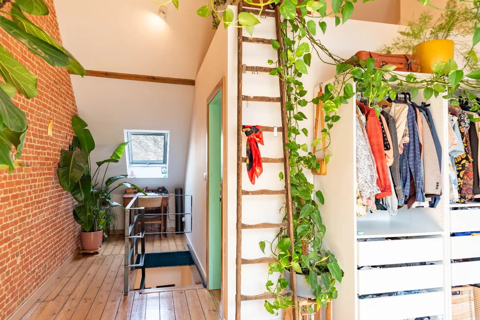 Hiddem gem met tuin in hippe buurt foto 20