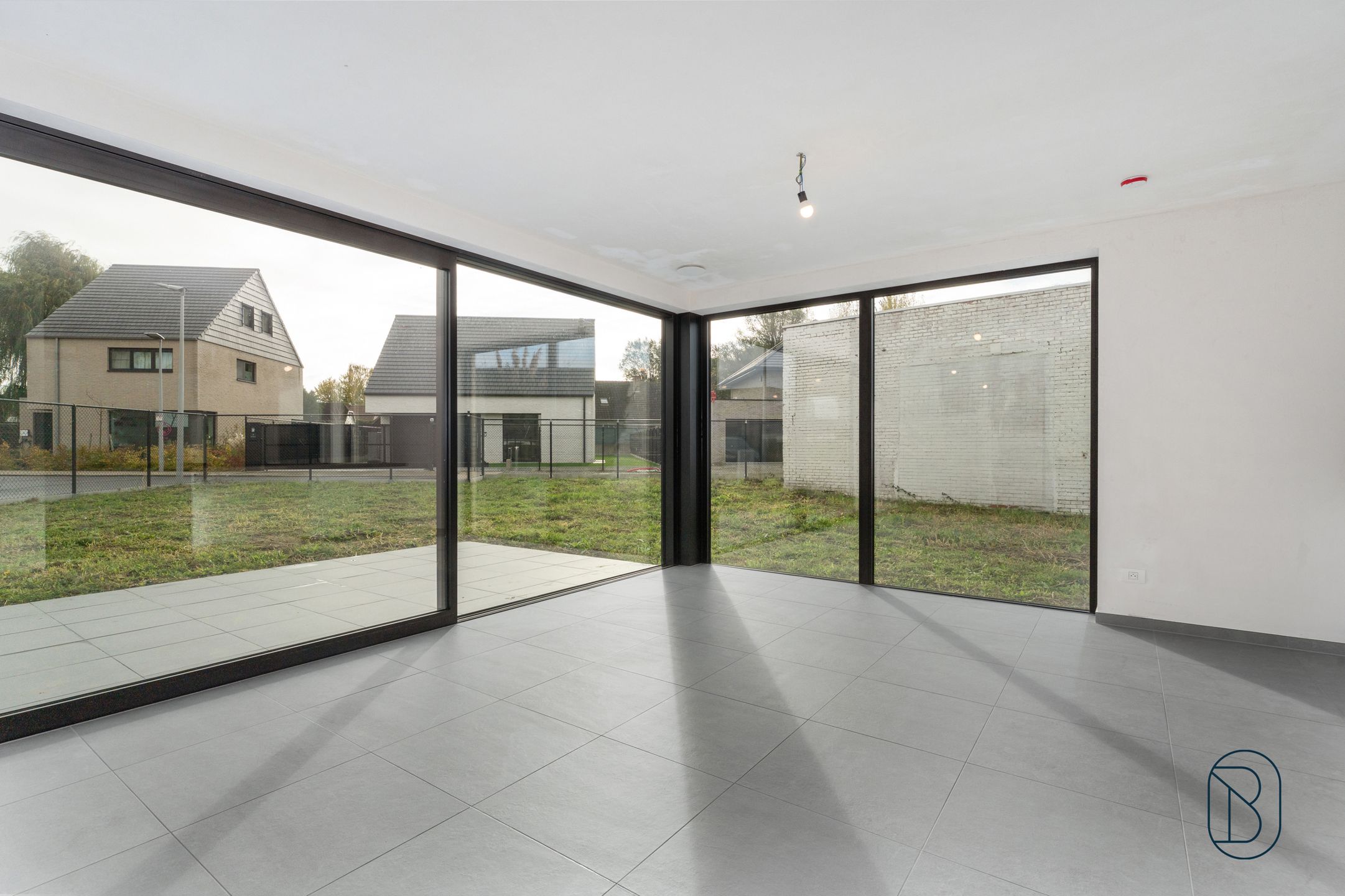 Nieuwbouwwoning met zonnepanelen, zuidgerichte tuin in Marke foto 11