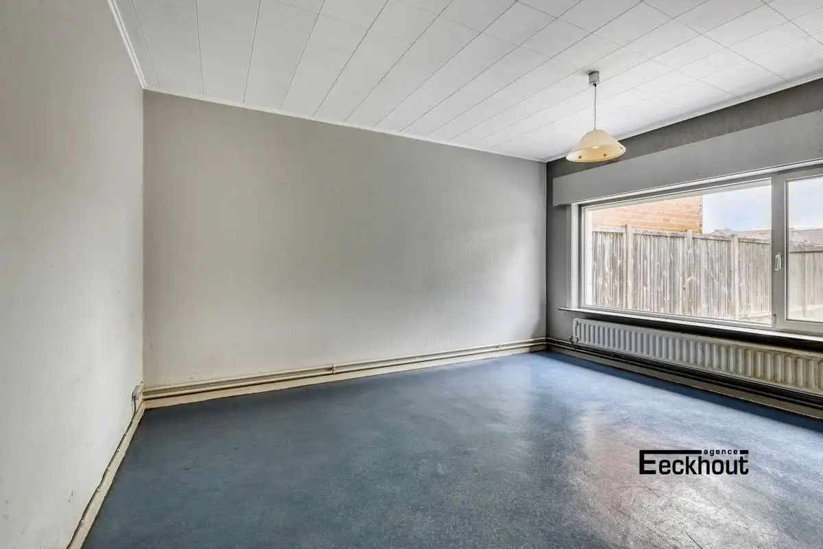 Halfopen bungalow met prachtige tuin en garage! foto 14