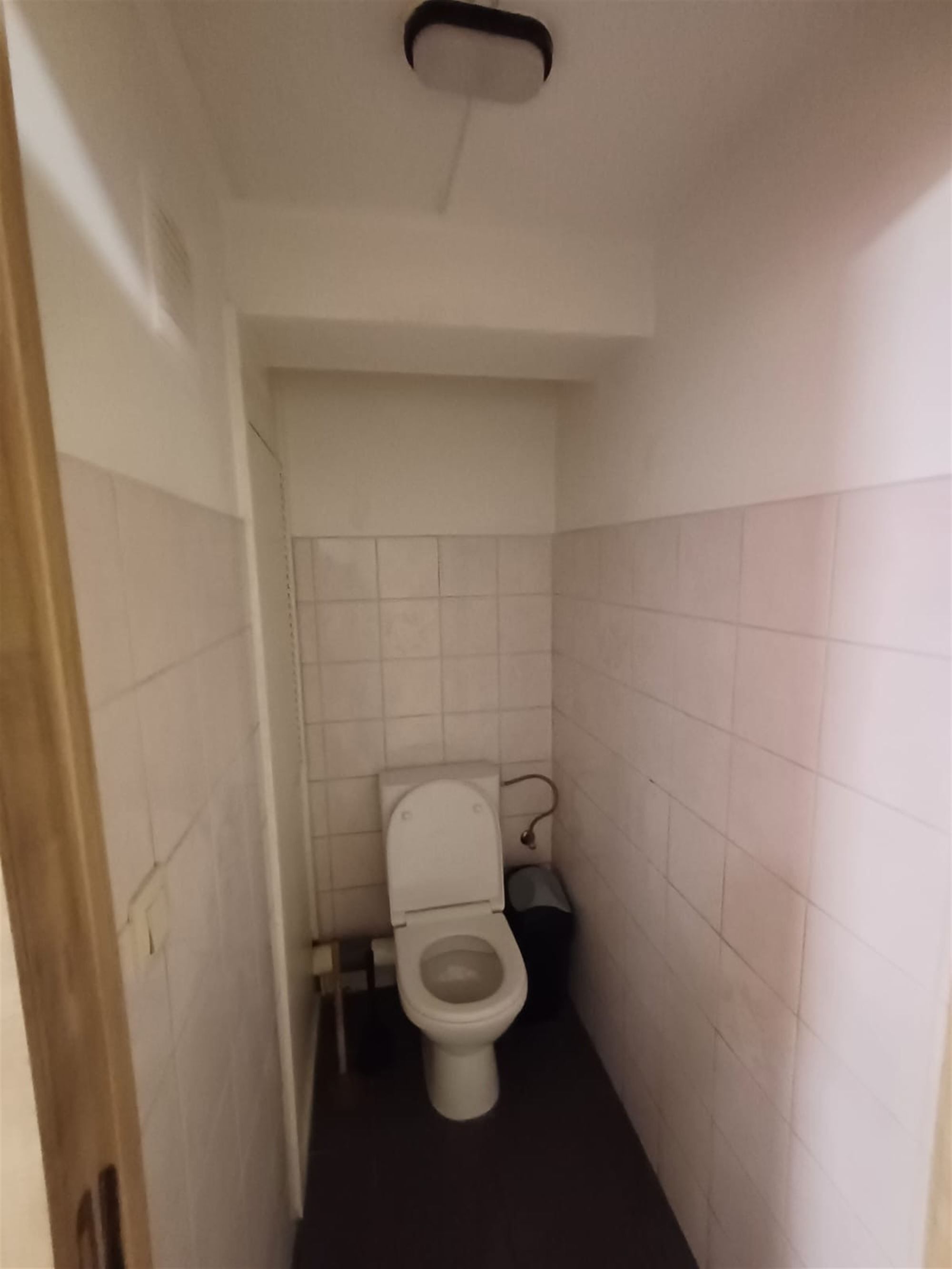 gebouw met 8 te renoveren 2 slaapkamerappartementen foto 17