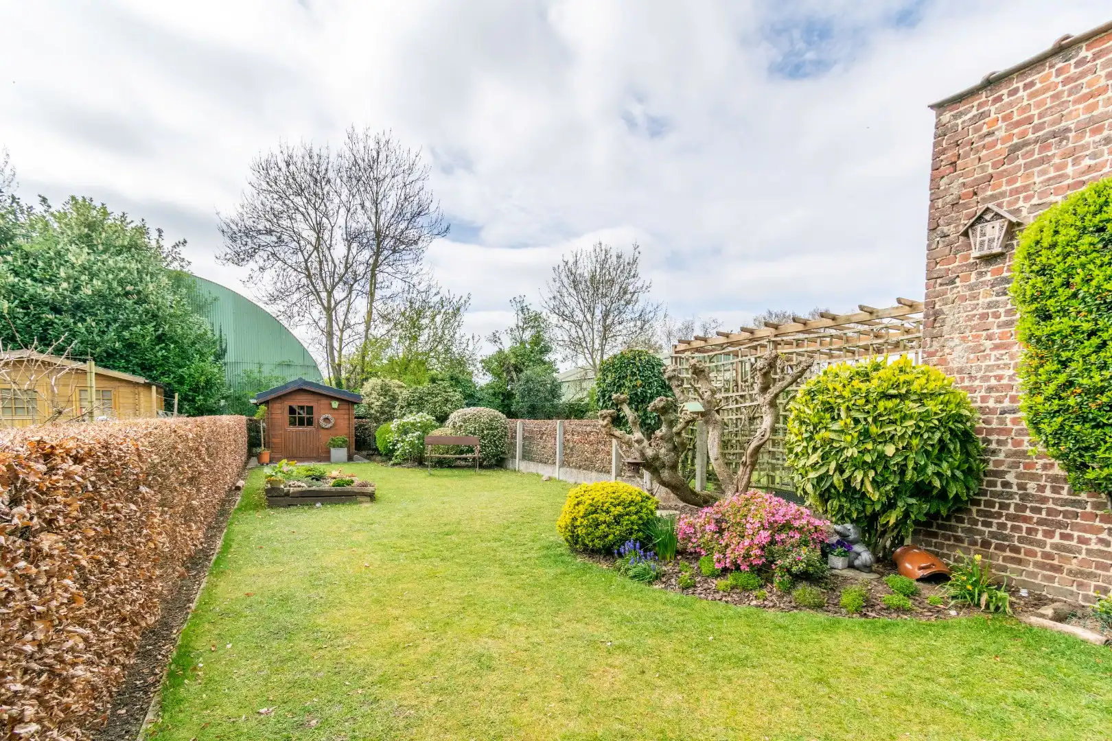 Een perfect onderhouden, degelijke bel-étage te Lot! foto 13