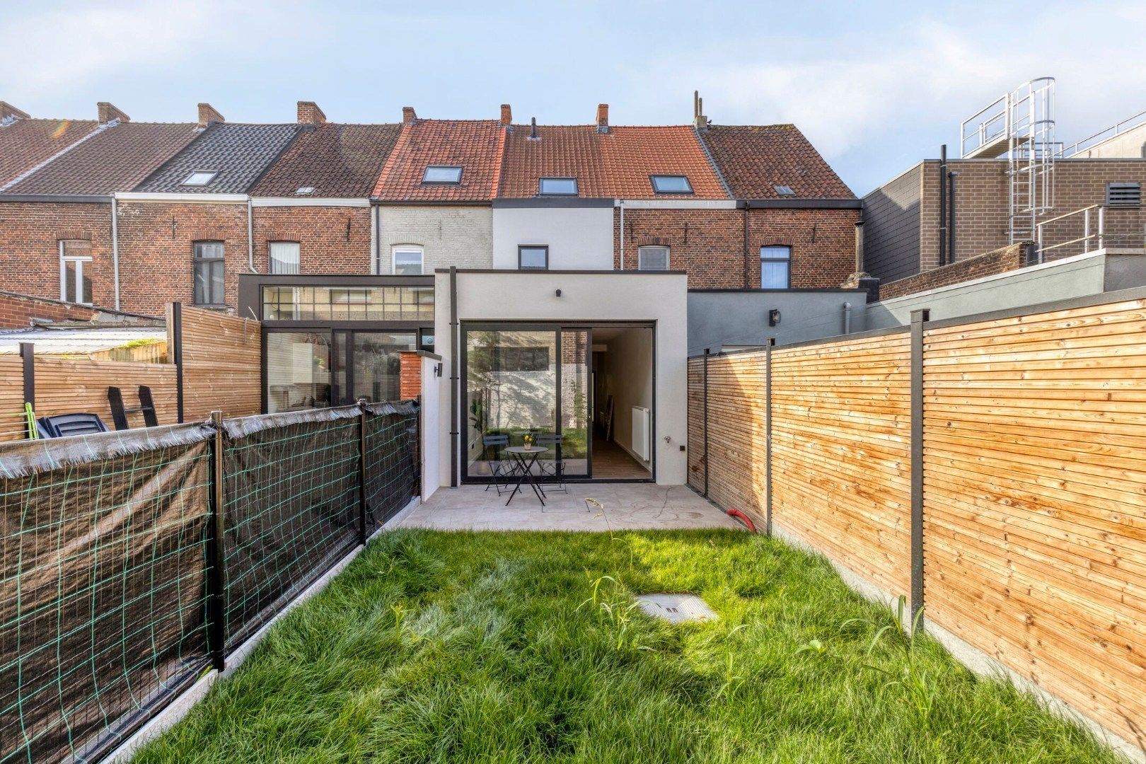 Instapklare stadswoning met 3 slaapkamers en tuintje!  foto 6