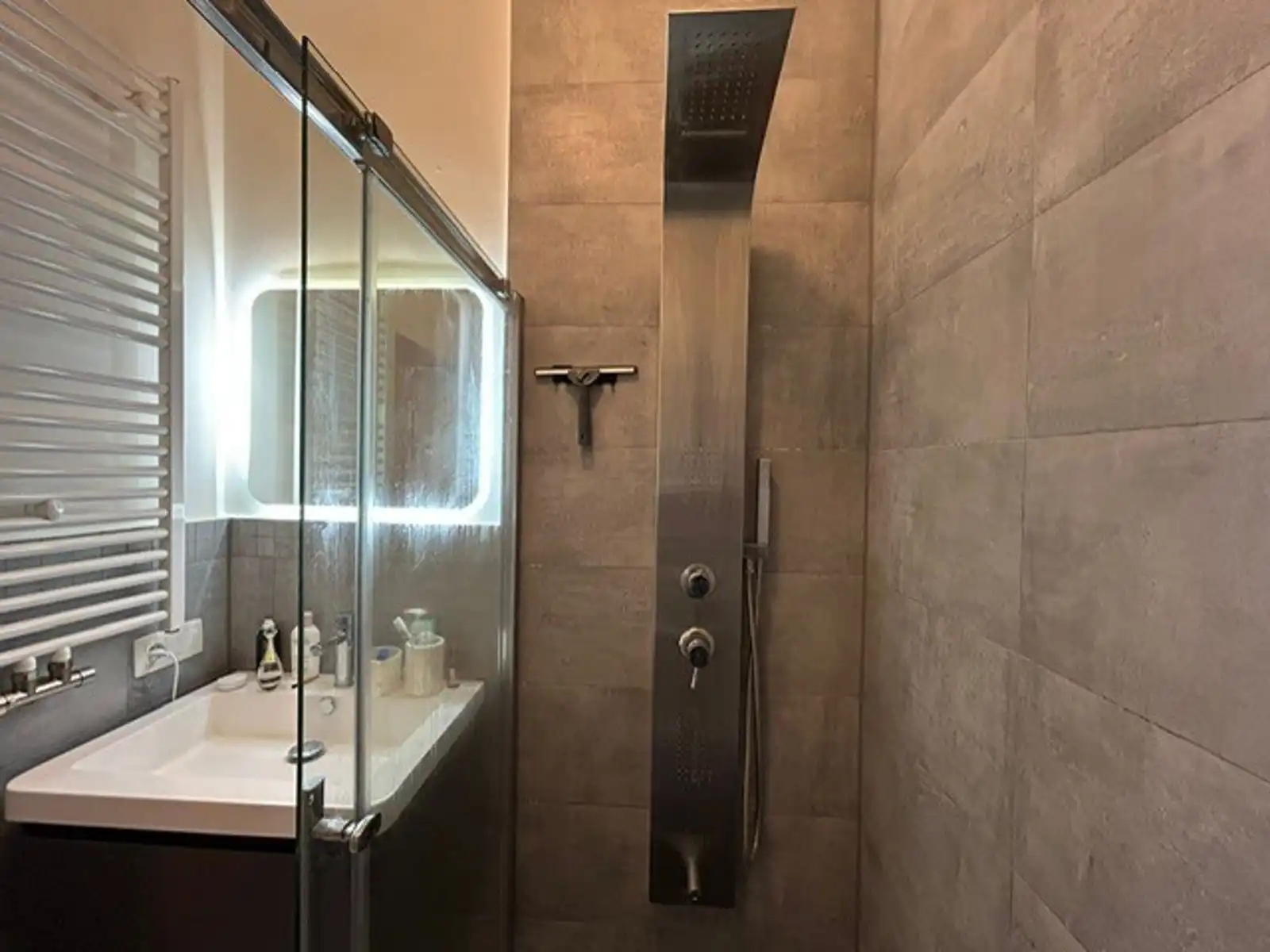 Trendy gemeubeld appartement in Sint-Andries  foto 8