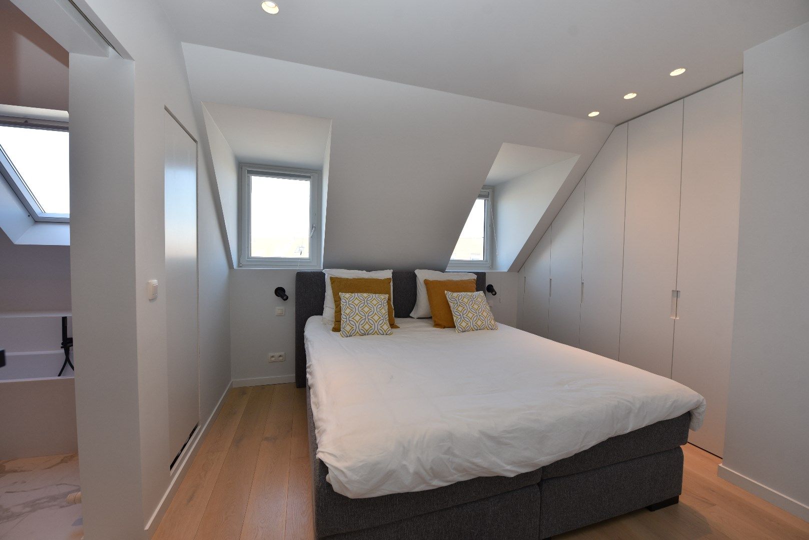 Duplex appartement vlakbij het Rubensplein met zijdelings zeezicht. foto 22