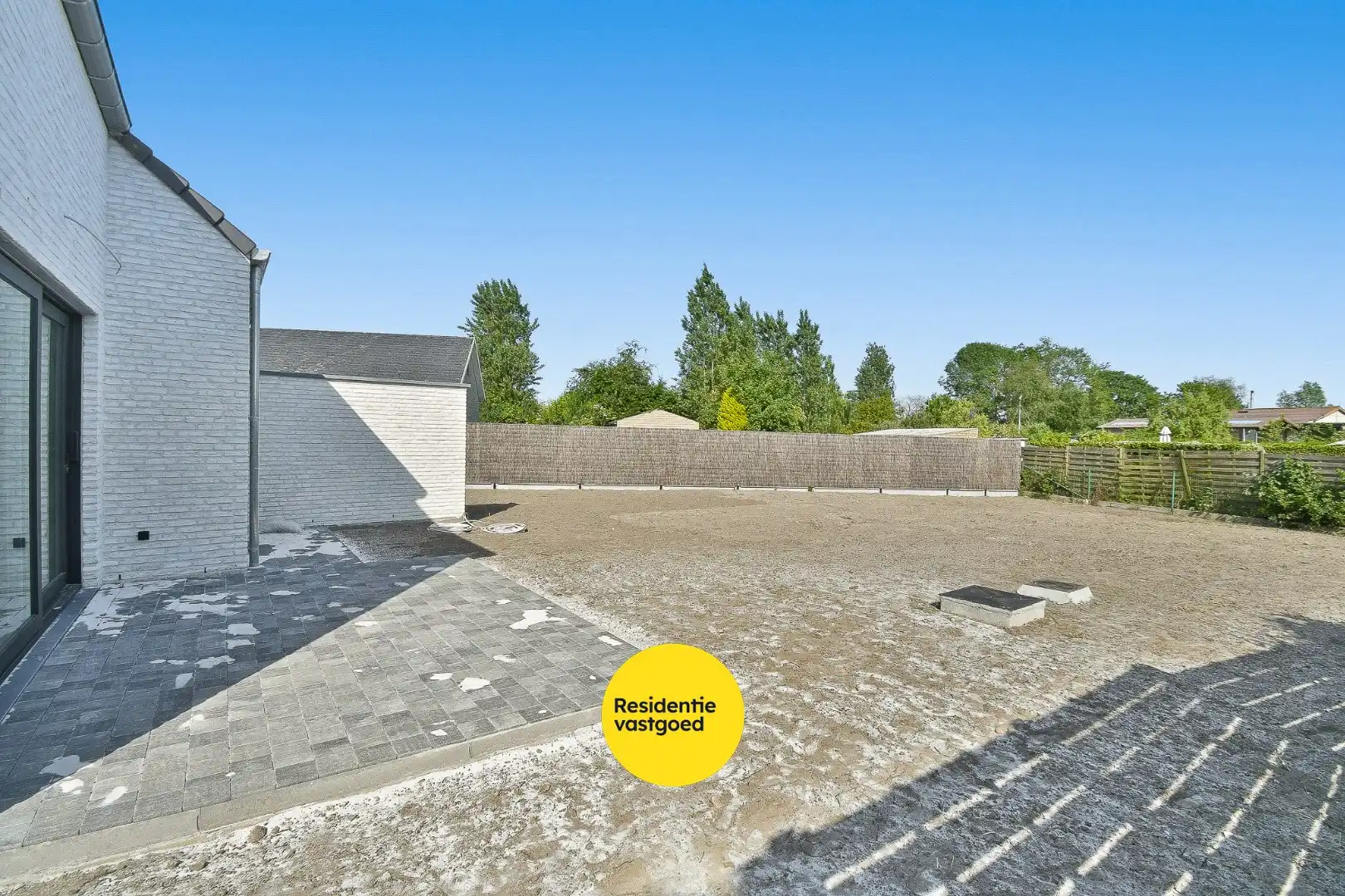 Gezinswoning met drie slaapkamers op goeie locatie foto 3