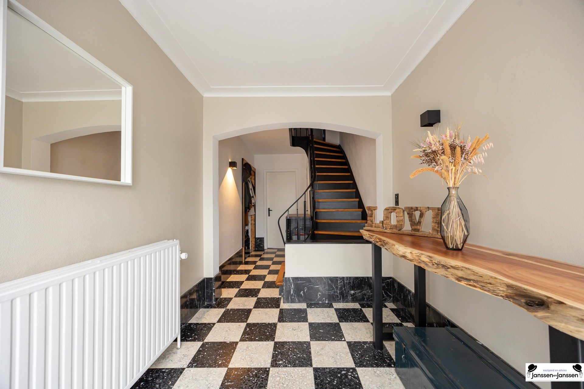 Prachtig gerenoveerde woning met 3 slaapkamers en uitzicht op groen foto 14
