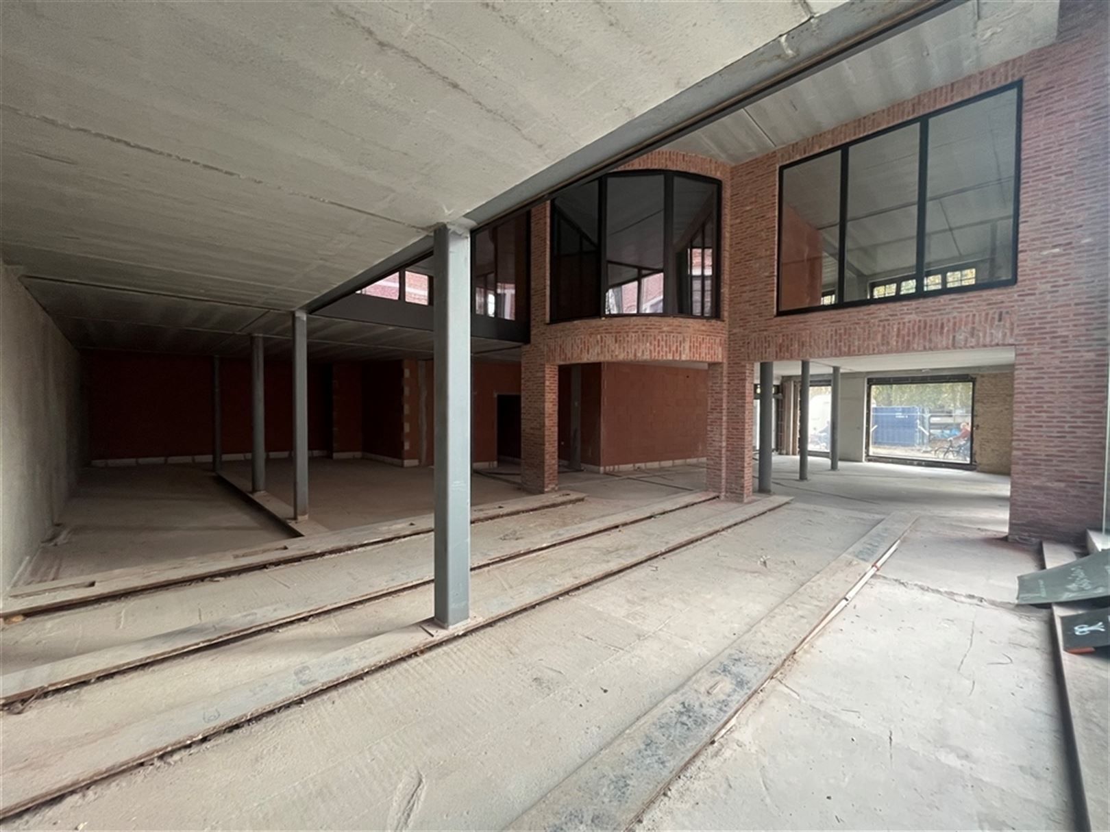 Volledig kantoorgebouw te koop of te huur foto 7