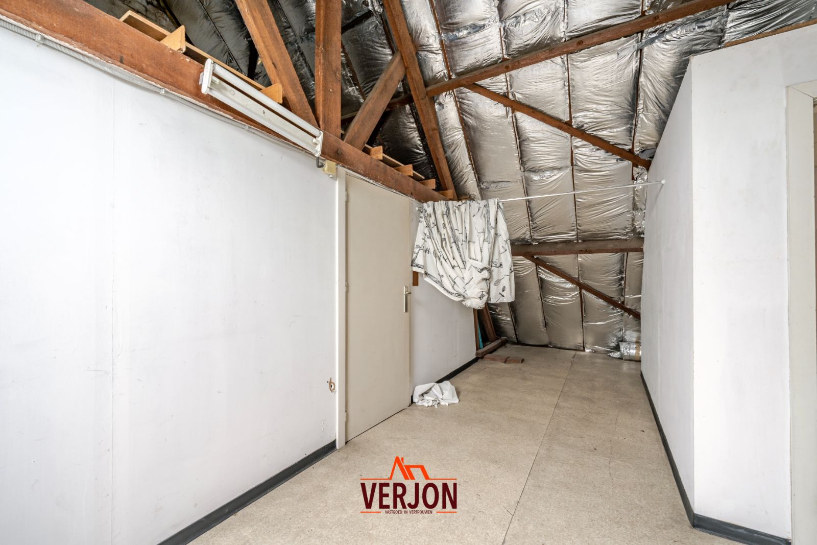 Woning met tuin en garage in het centrum van Ardooie! foto 17