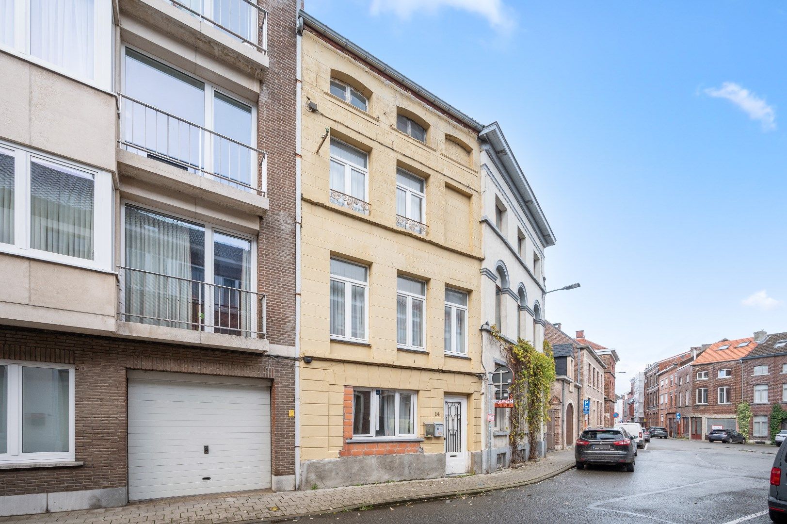 Centraal gelegen gezinswoning met 6 slaapkamers foto 2