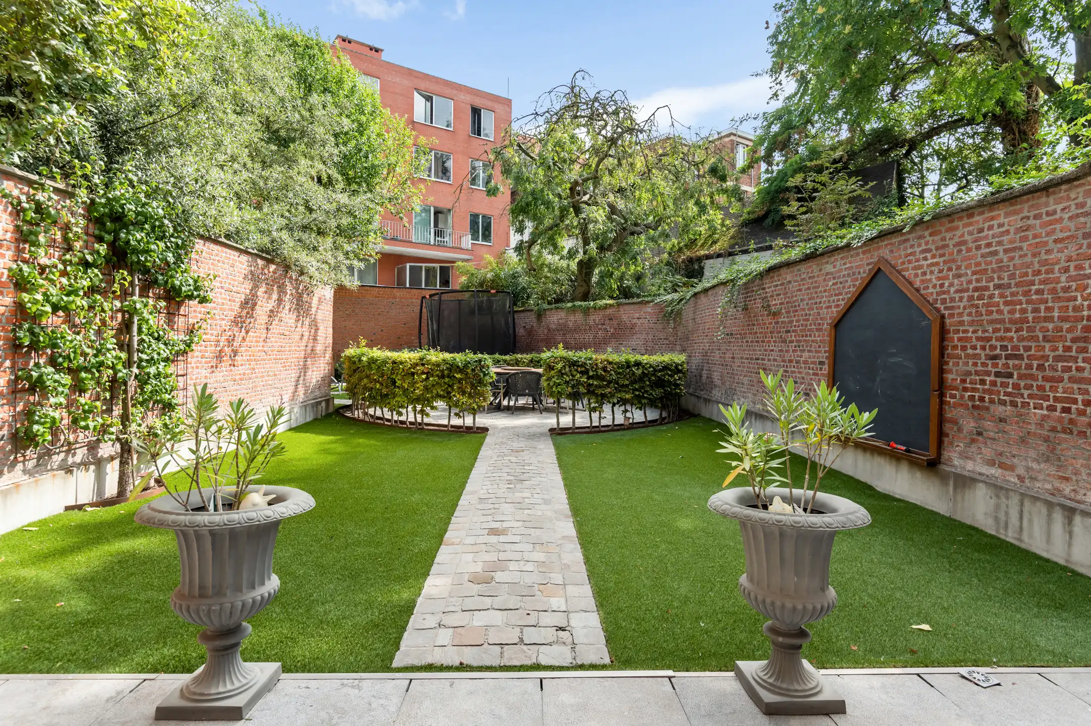 ANTWERPEN - Exclusieve herenwoning met tuin foto 9