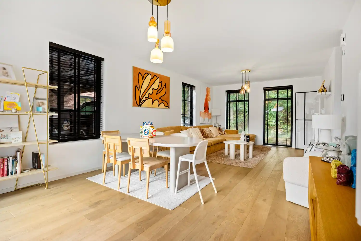 Half open bebouwing in een rustige wijk met 4 à 5 slaapkamers! foto 4