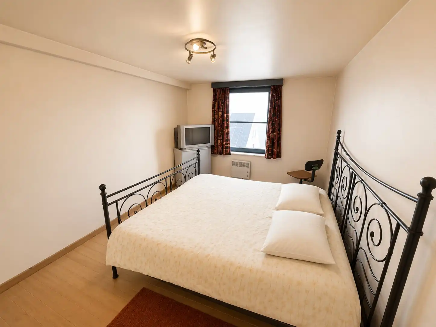 Aangenaam duplex-appartement in Bredene – licht op te frissen naar eigen smaak. foto 6