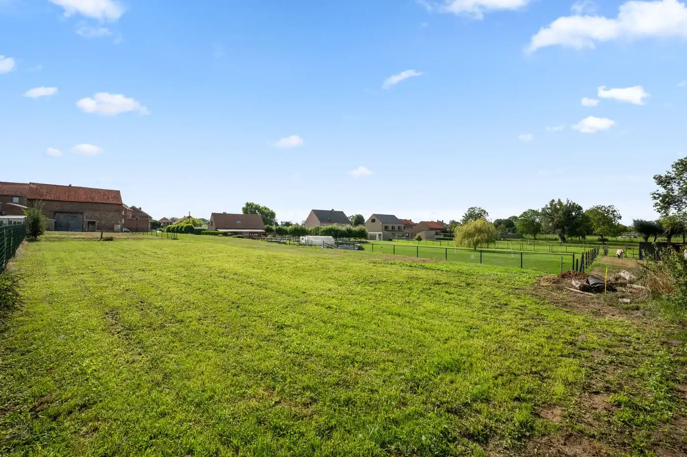 Charmante renovatiewoning met grote tuin en garage op royaal perceel foto 25