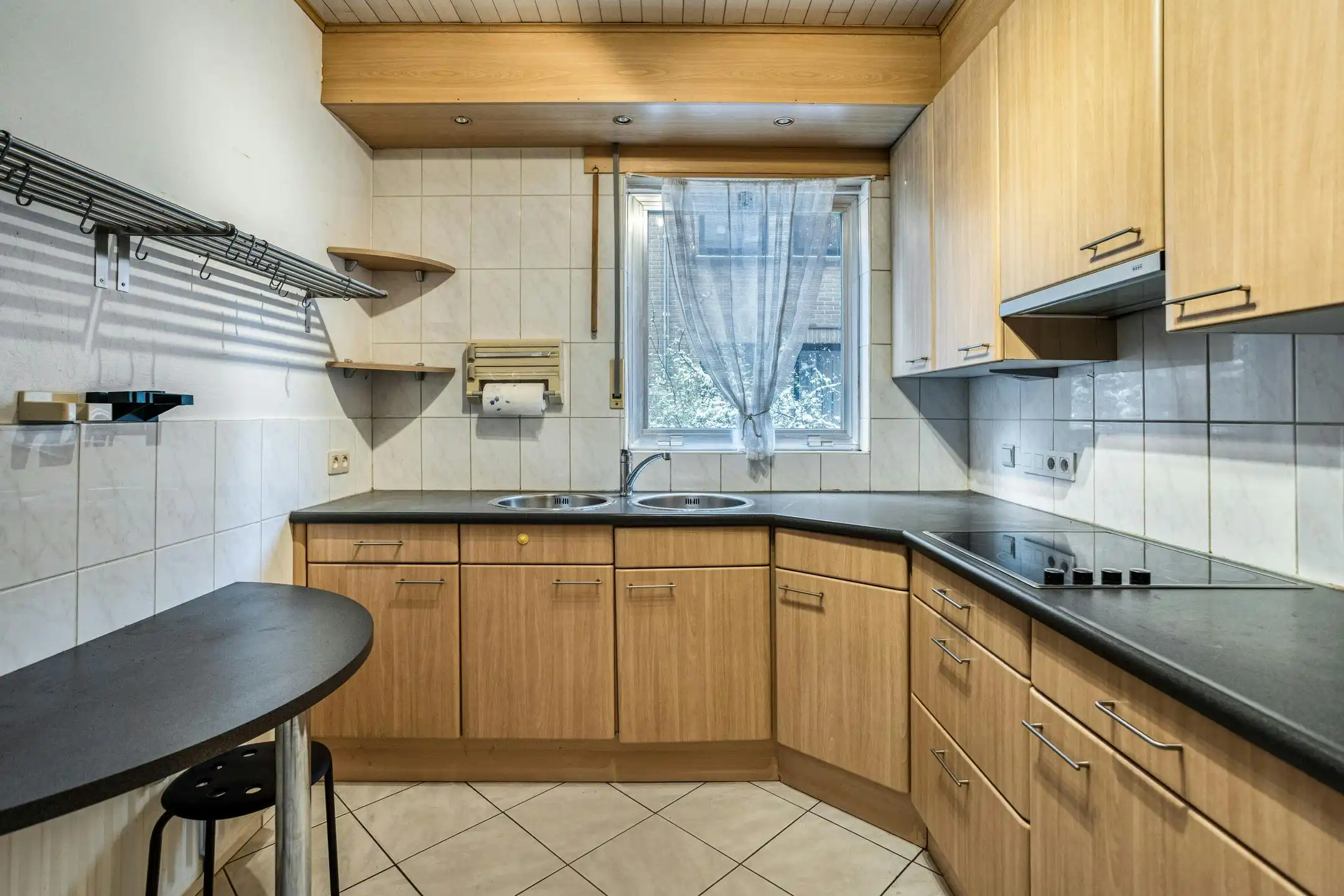 Te renoveren appartement van ca. 110 m² te koop in Wilrijk foto 6