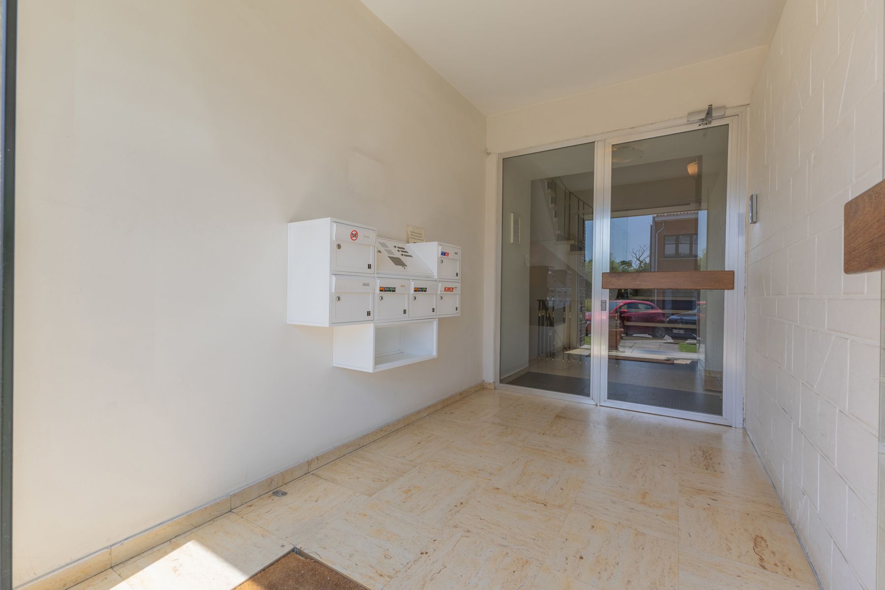 Instapklaar appartement met twee slaapkamers en staanplaats foto 2