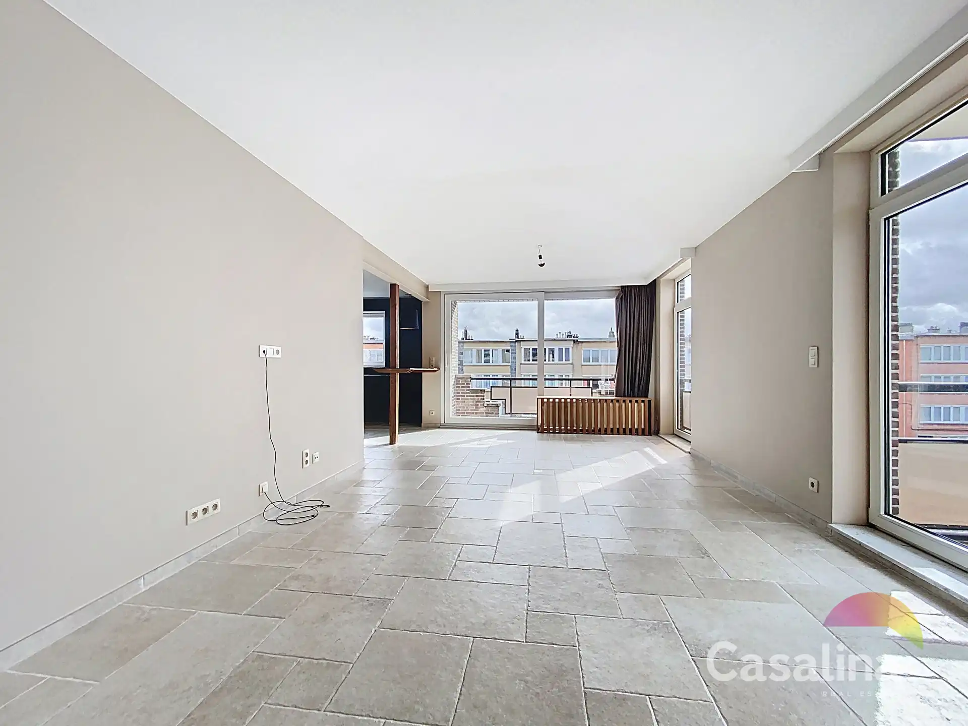 Prachtig appartement 111m² met 3 slpks, kelder en parking  foto {{pictureIndex}}