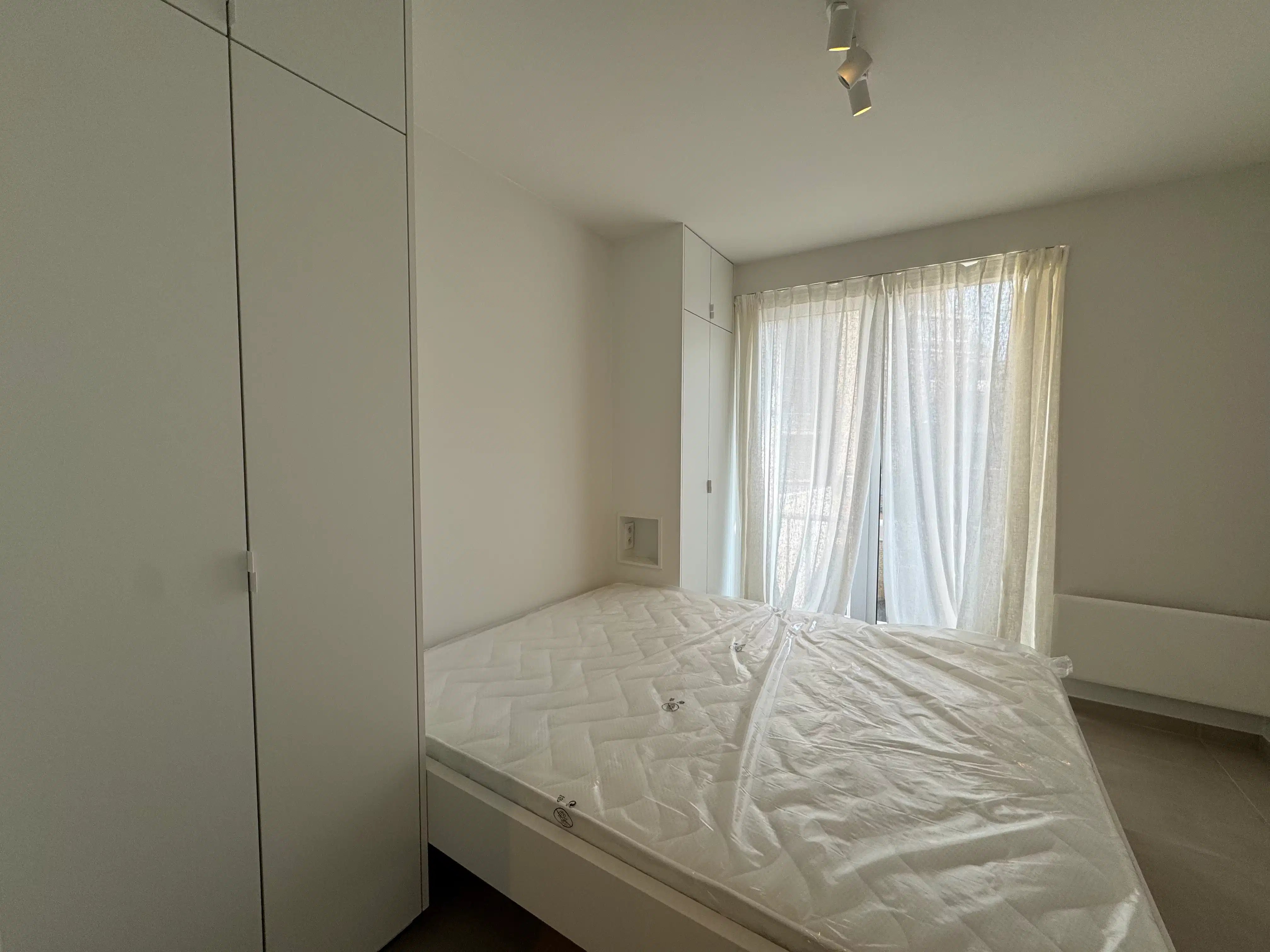 Verfijnd heringericht appartement met zicht op zee foto 7